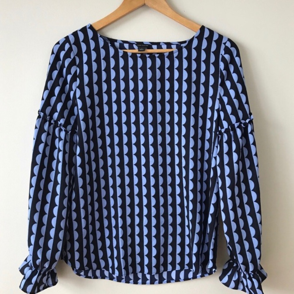Ann Taylor top, size small.